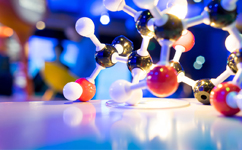 李克強：通過發(fā)展“互聯(lián)網(wǎng)+醫(yī)療”、醫(yī)聯(lián)體等 將優(yōu)質醫(yī)療資源下沉